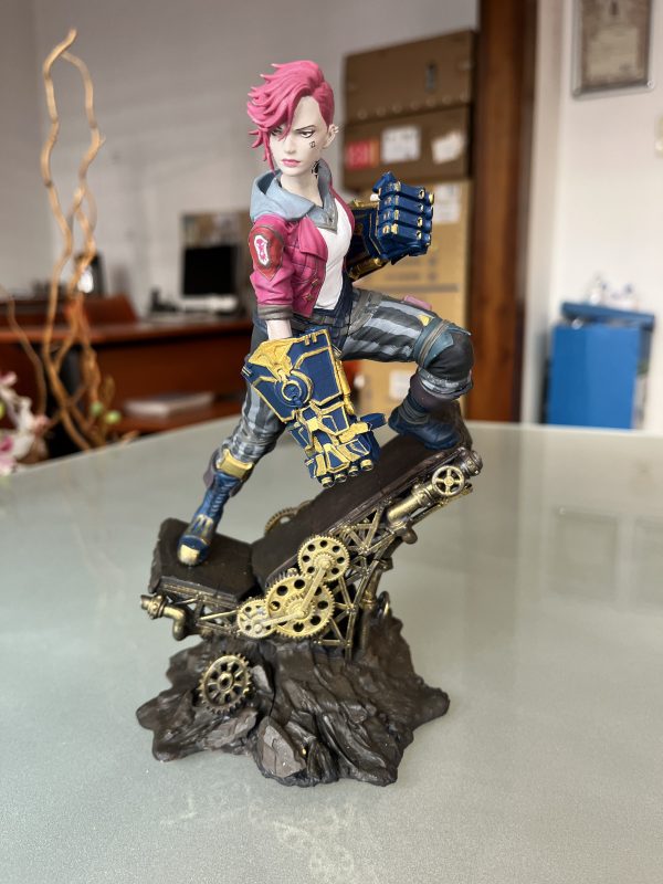 VI, Arcane (1/9 Ölçek)