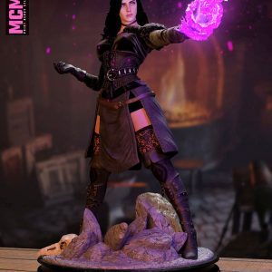 The Witcher karakteri Yennefer, detaylı el boyaması figür, ikonik siyah kıyafet ve karizmatik duruşuyla koleksiyon için.
