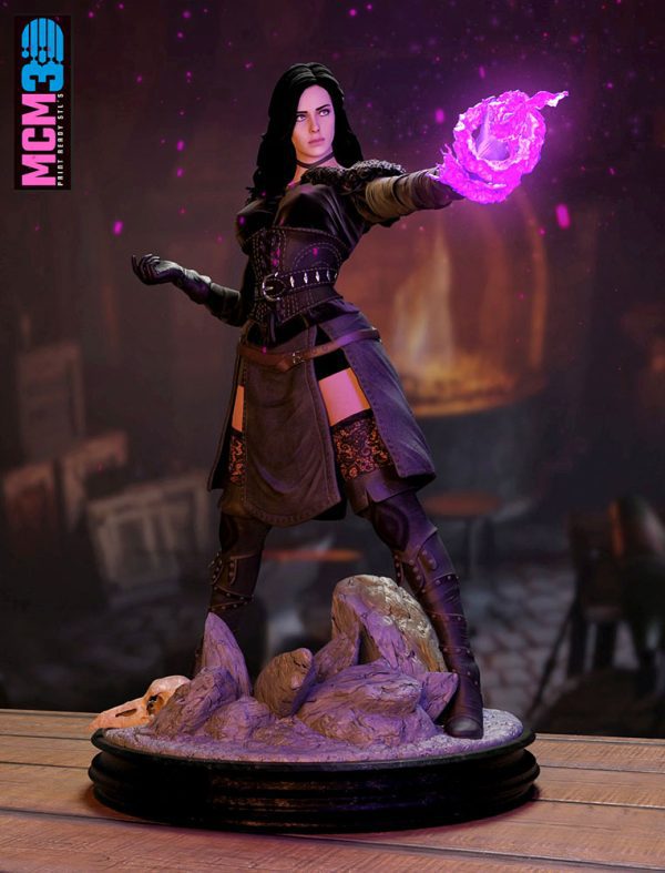 The Witcher karakteri Yennefer, detaylı el boyaması figür, ikonik siyah kıyafet ve karizmatik duruşuyla koleksiyon için.